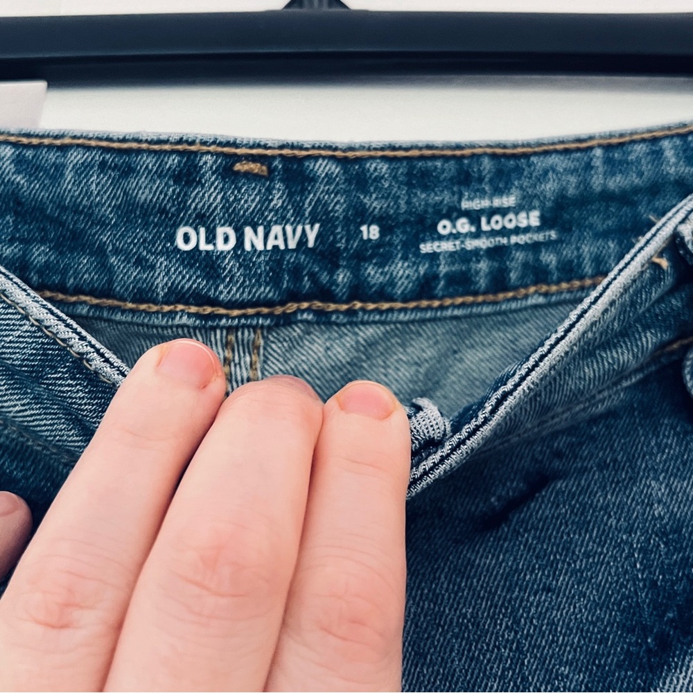 Old Navy Women’s OG Loose Jeans - Picture 2 of 3